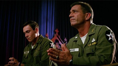 we-were-soldiers-movie-clip-screenshot-prayer-for-battle_large